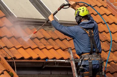 Démoussage et hydrofuge de toiture à Éragny